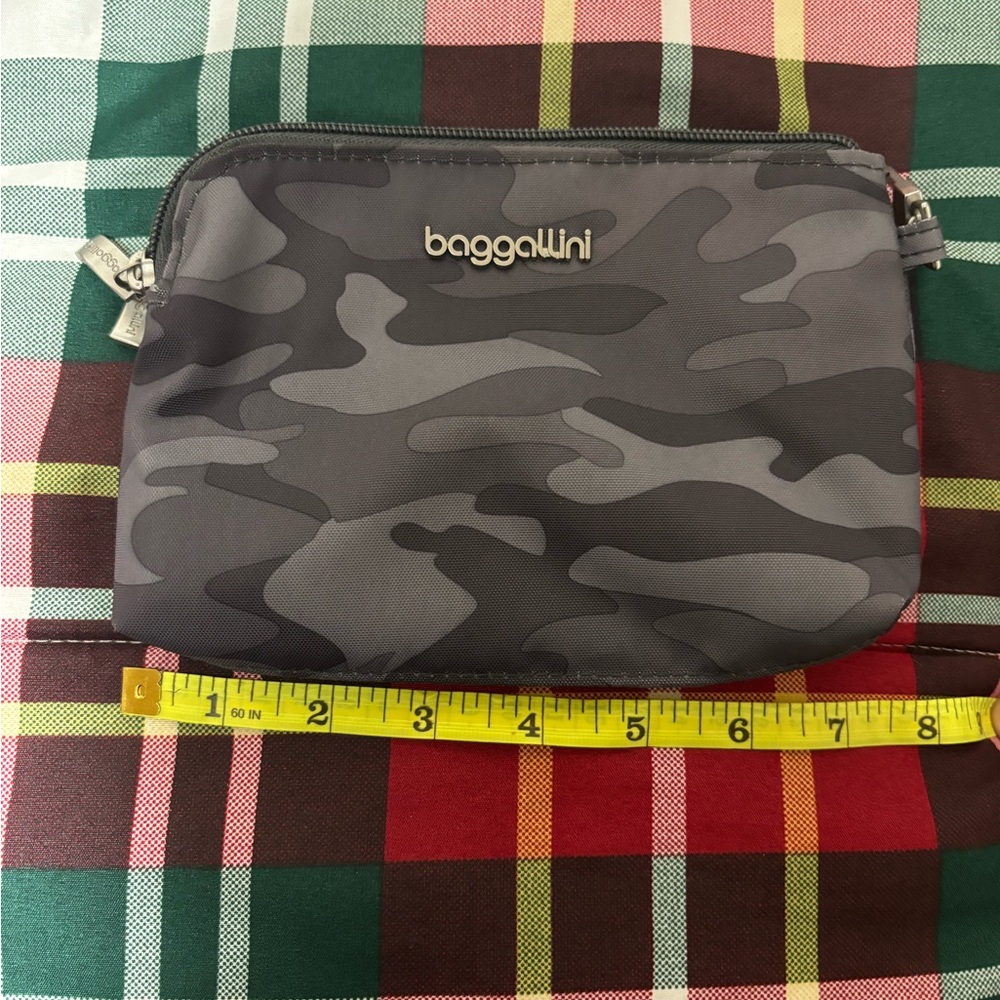 Baggallini pouch